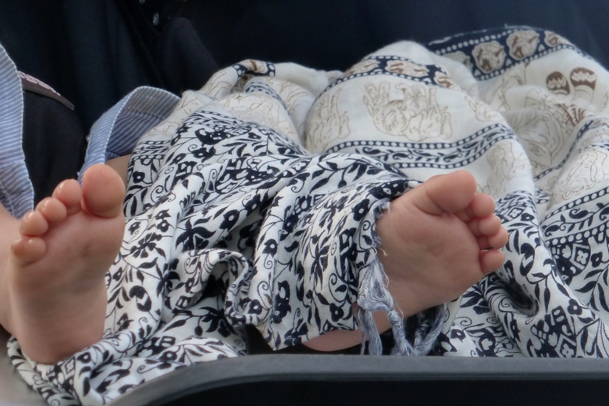 Le paréo, un indispensable pour voyager avec un bébé